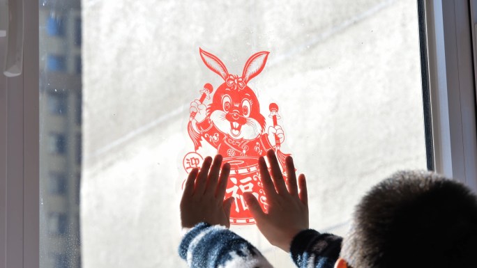 2023兔年春节贴窗花包饺子视频素材