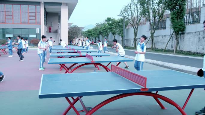 【4K】高中乒乓球场中学生打乒乓