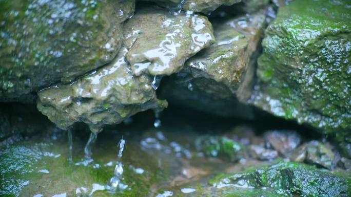 岩层水滴空镜头