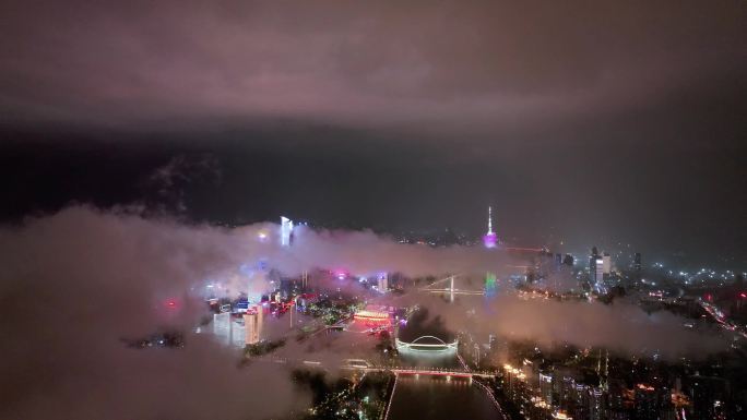 广州三巨头夜景云海