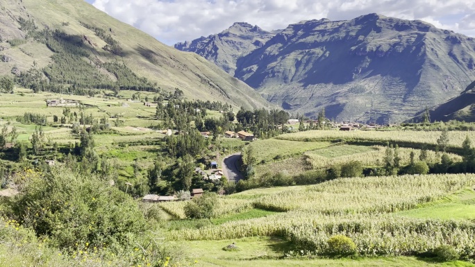 秘鲁圣谷皮萨克村及周边山区