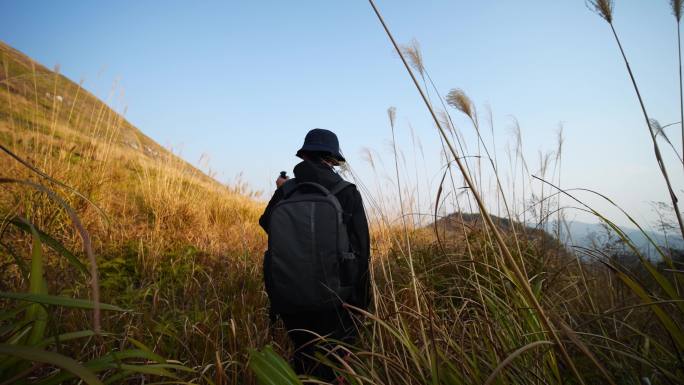 徒步 登山 人物 背影