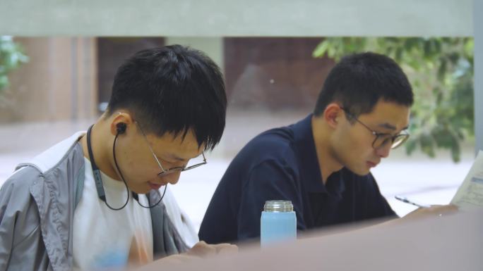 大学生自习室图书馆学习考研备考奋斗青春