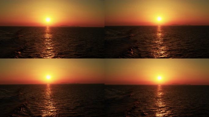 日落时分乘渡轮渡海
