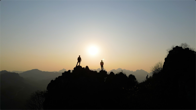 登山素材团队登山勇攀高峰登山成功山顶远眺