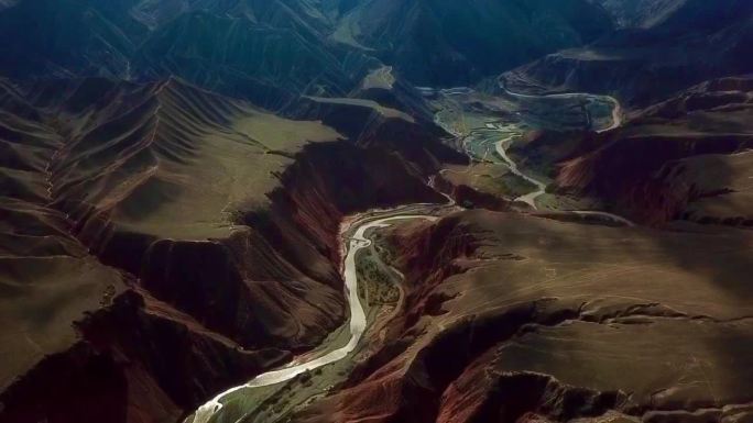 新疆昌吉努尔加大峡谷航拍合集