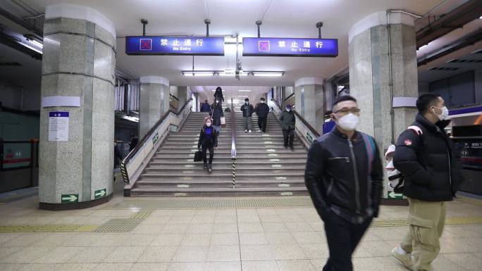 北京奋斗的青年 上下班 北京地铁 地铁