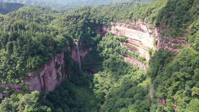 御2哈苏版航拍四面山土地岩瀑布4K原片1