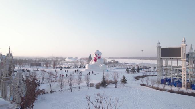 哈尔滨外滩雪人码头网红大雪人