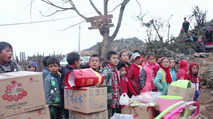 山区小学公益助学活动