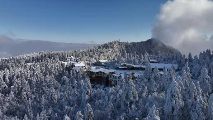 冬季峨眉山雷洞坪航拍4k