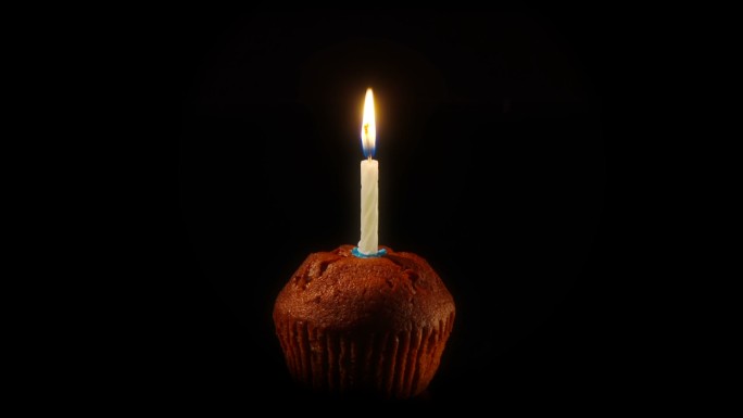 蛋糕上的蜡烛纸杯蛋糕蜡烛