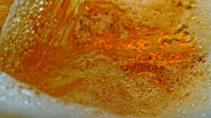 SLO MO LD啤酒流动和表面泡沫形成