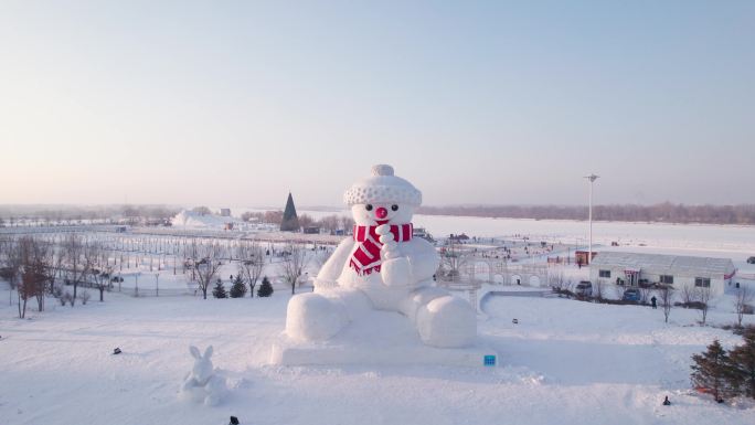 哈尔滨外滩雪人码头网红大雪人