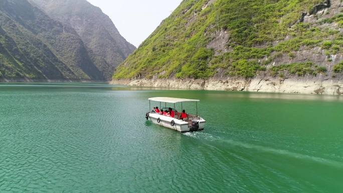 四川大渡河流域游船航拍