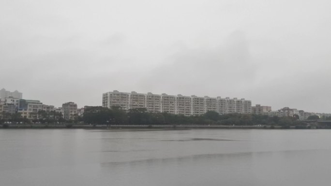 雨天防水灾警告牌救生设施远离深水区域溺水