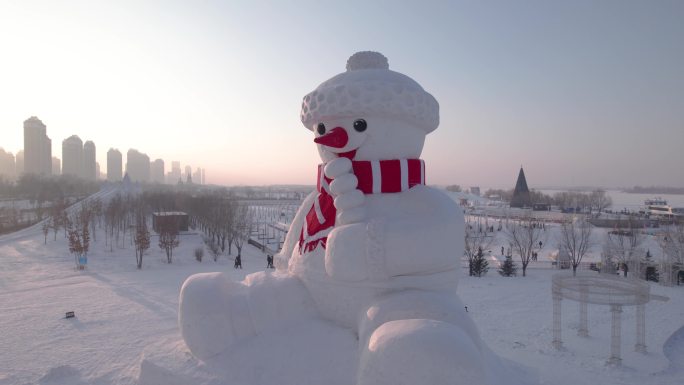 哈尔滨外滩雪人码头网红大雪人