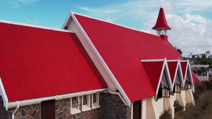 航拍教堂红色屋顶