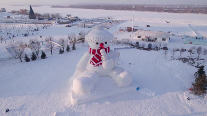 哈尔滨外滩雪人码头网红大雪人