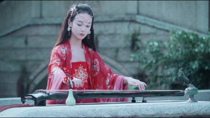 【4K】唯美古风美女弹琴古装女子抚琴