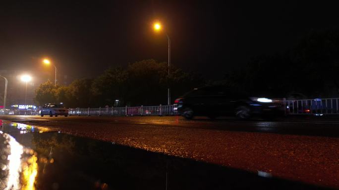 春节雨夜小县城道路