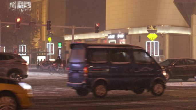 城市下雪