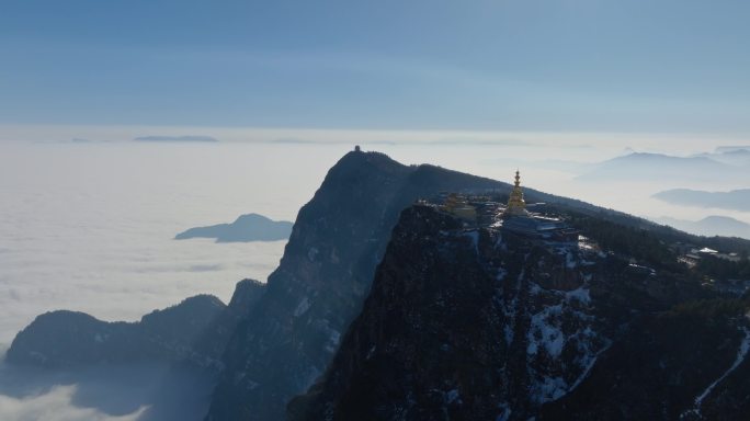 峨眉山金顶云海蓝天冬季美景航拍