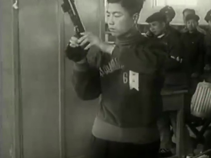 50年代运动员 射击比赛 打靶