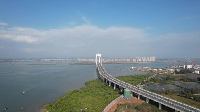 水东湾大桥航拍上升
