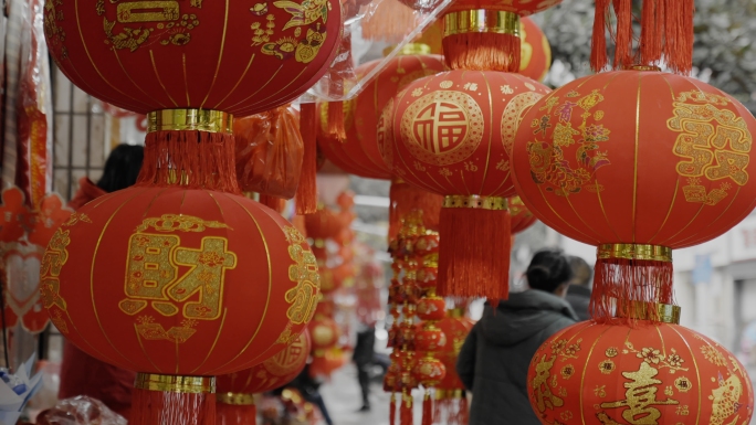 龙年街头灯笼新年氛围装饰