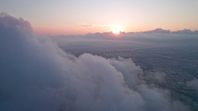 【4K超清】航拍城市日出朝阳平流雾云海