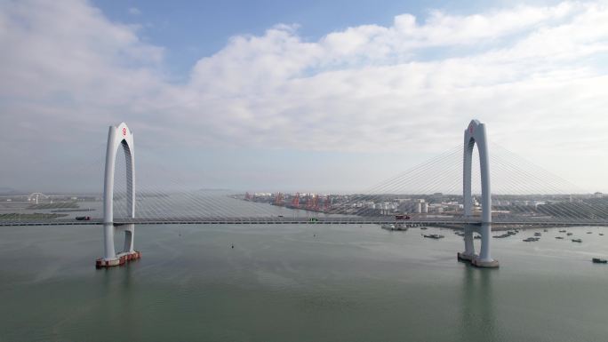壮观的水东湾大桥正面航拍