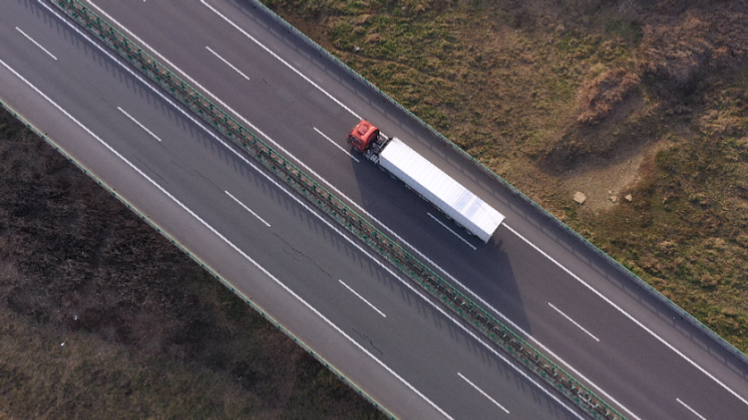 乡村道路货车  高速车辆 货车卡车运输