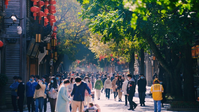 春节街上新年街道过年街上年味过年新年人群