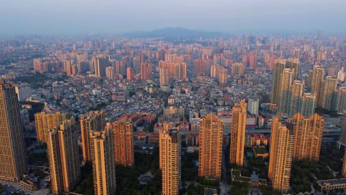 4K航拍：广州珠江交汇白鹅潭两岸高楼大厦
