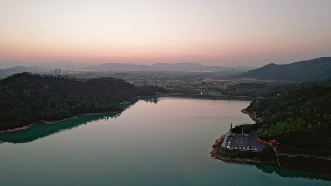 珠海金台寺佛教寺庙夕阳水库航拍