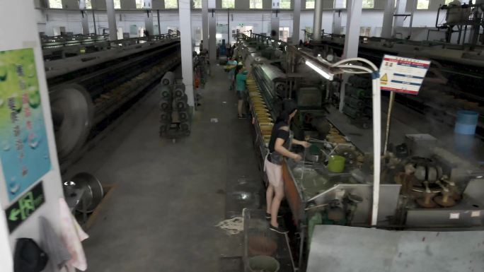 传统纺纱厂 纺织厂 女工作业