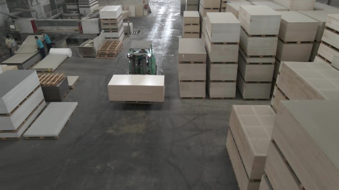 工业制造 瓷砖生产车间 工人作业