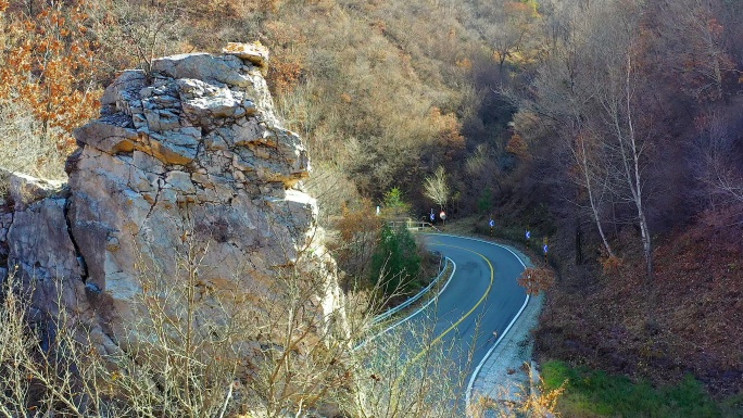 风景 跑山 车 弯路 u型弯 奇石头