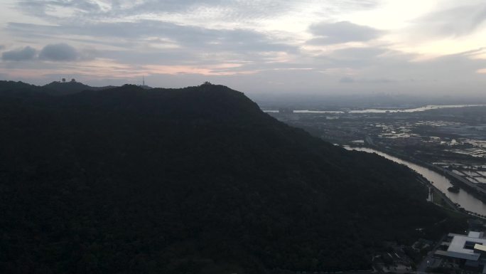 航拍 大江大河 江面 远山