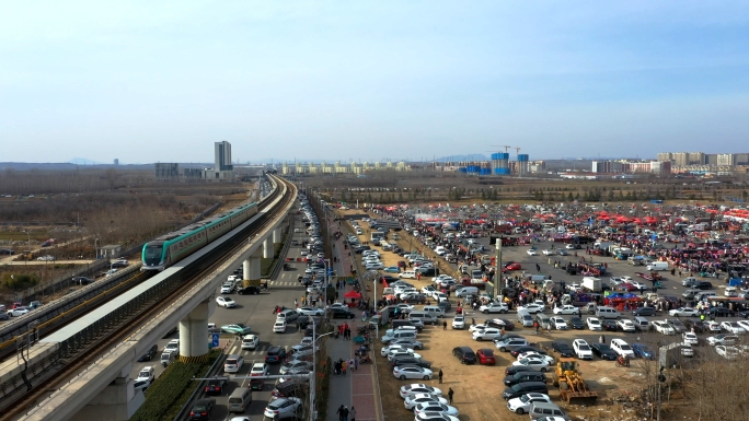 航拍春节农村集市山东乡镇大集