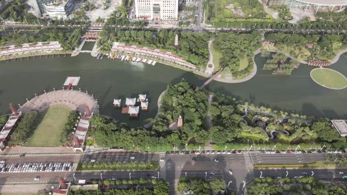 古物建筑 城市 房屋 湖 车流 树木