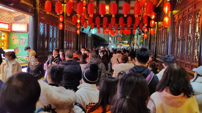 年味成都锦里春节夜景游客人流