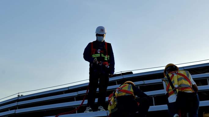 地铁施工、楼顶建设封顶