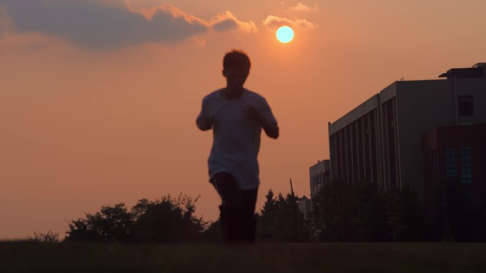 【4K】男生晨跑升格男子跑步慢动作