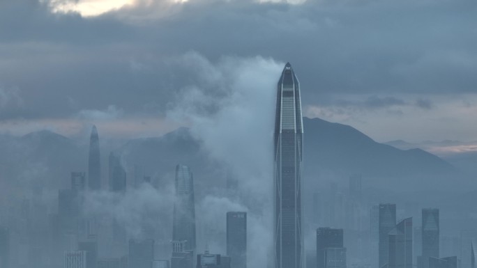 深圳平安金融中心的云雾