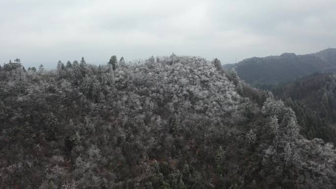 4K航拍农村雪景2组1分10秒