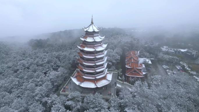 重庆铁山坪森林公园云外楼航拍雪景风光