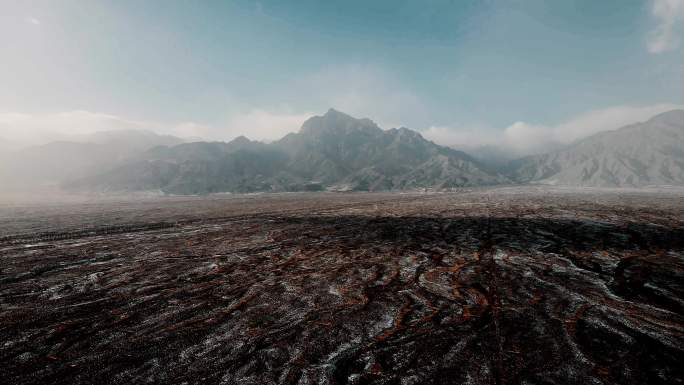 航拍冬季北方山脉大地与苍茫戈壁