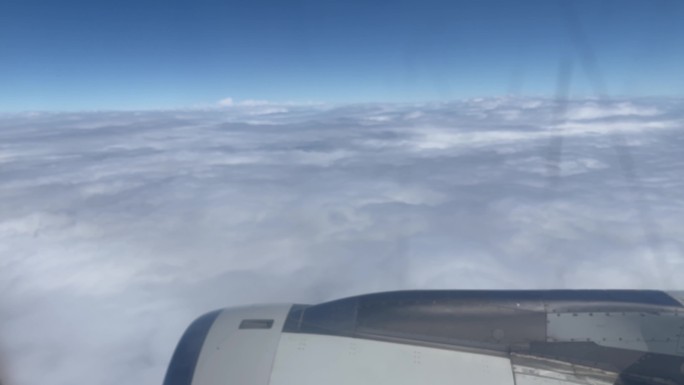 4K飞机窗外的云海5